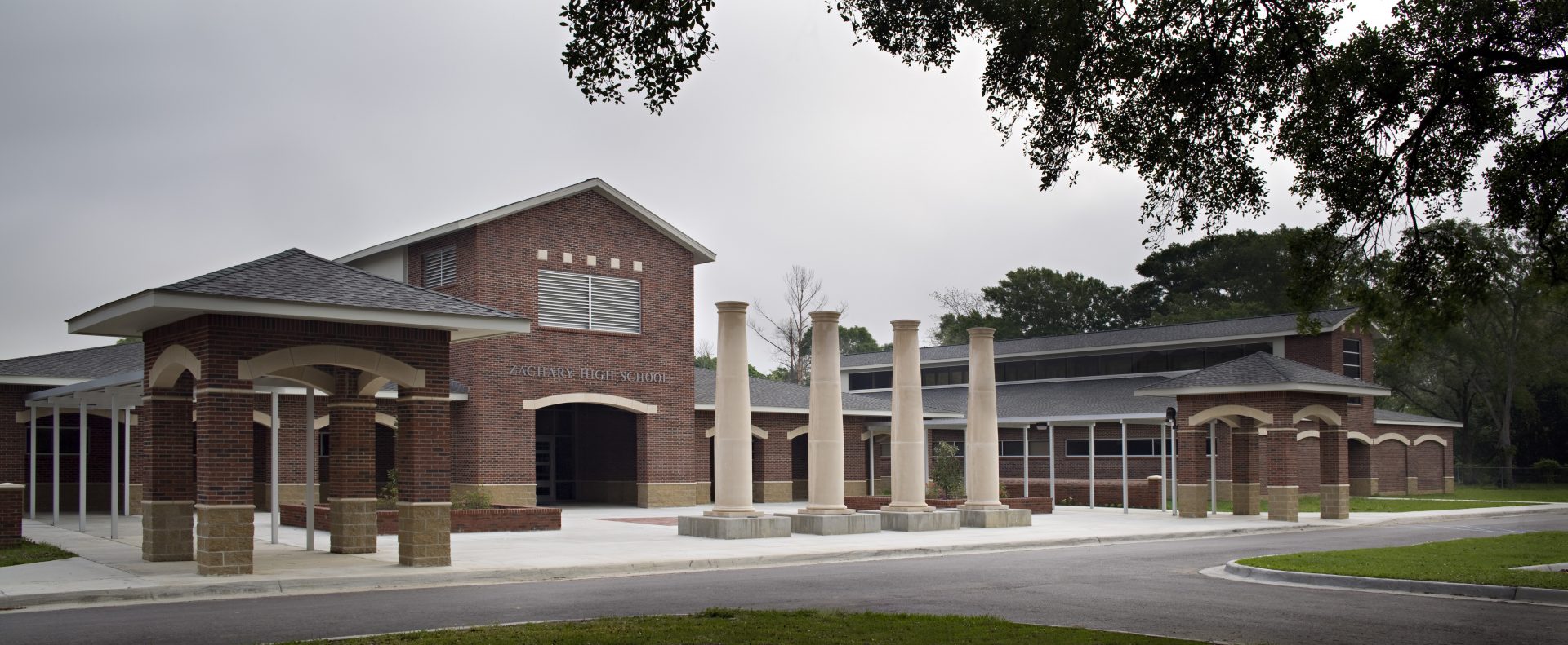 Exterior of Zachary High with column details.