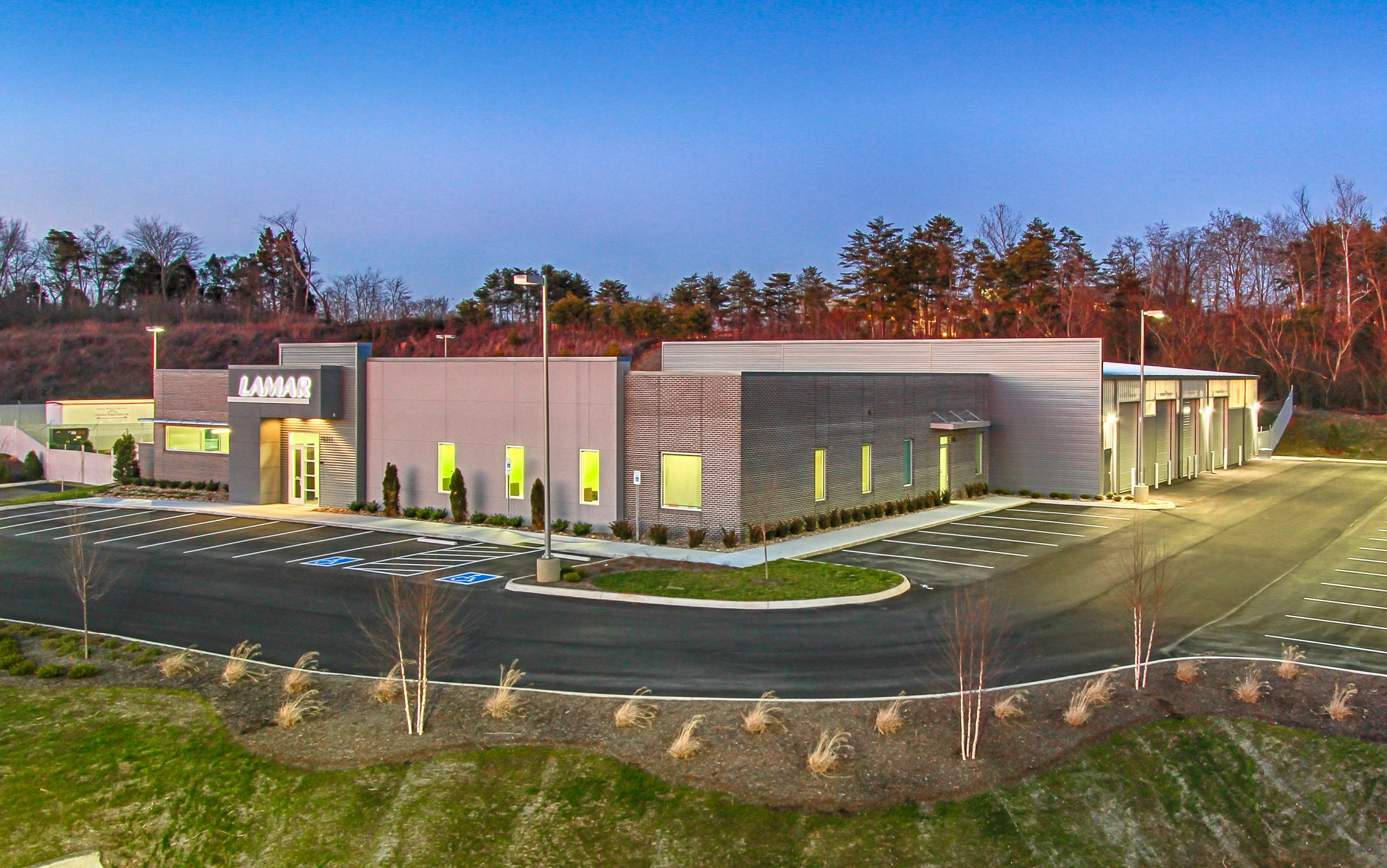 Exterior of Lamar Advertising - Knoxville